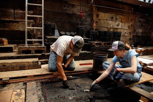 fossil preparators excavation pit 91 la brea tar pits