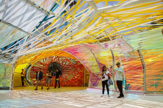 serpentine pavilion day interior people