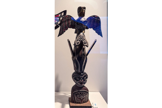 Model pole with Eagle, Killer Whale