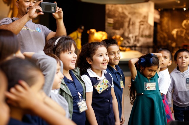 school group kids field trip la brea tar pits